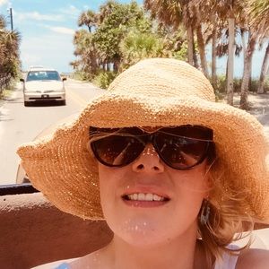 Meet your Posher, Alicia